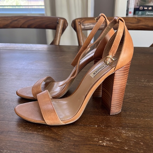 Camel Steve Madden Heels Size 9 - Picture 2 of 5